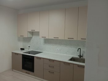 Кухонный гарнитур высокий Латте 3000 мм, Стол. 38 мм в Арамиле - aramil.mebel-e96.ru