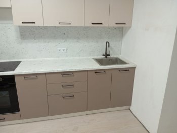 Кухонный гарнитур высокий Латте 3000 мм, Стол. 38 мм в Арамиле - aramil.mebel-e96.ru